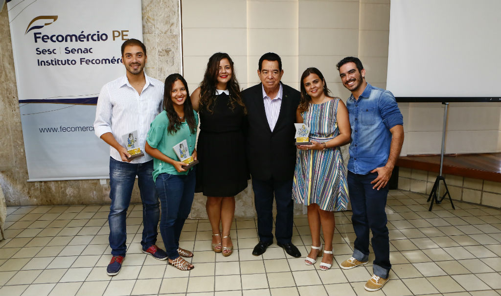 Repórteres do Diario recebem prêmio da Fecomércio