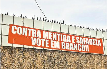 Quando o voto em branco é outdoor da indignação