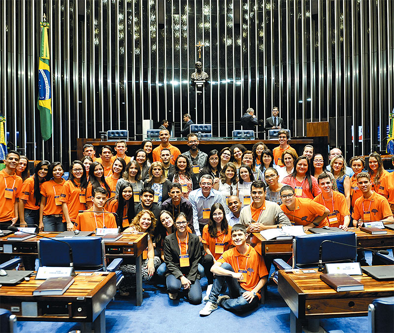 Grupo de 27 estudantes do país que passaram cinco dias no Distrito Federal foi escolhido através de redações. Foto: Pedro França/Agência Senado