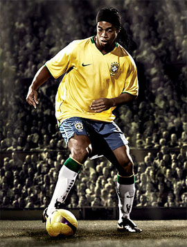 Ronaldinho Gaúcho com o uniforme de 2008