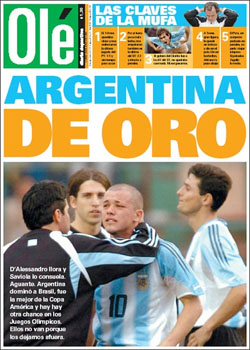 Capa do Olé de 26 de julho de 2004: O agora colorado D'Alessandro chora a derrota nos instantes finais na final da Copa América. Choro proporcional à nossa alegria