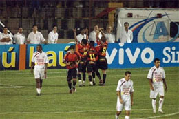 Goleada na Ilha. Sport faz 4 x 1, em 2007, e o técnico PC Gusmão deixa o comando do Náutico após a derrota