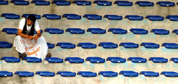 A queda do "incaível"... Grêmio 1 x 1 Corinthians, no Olímpico, em 2007. Começava o calvário. Que nem durou tanto assim