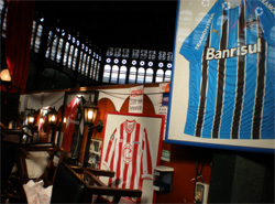 Camisa do Grêmio no Mercado Central de Santiago