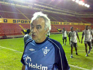 Jorge Fossati, técnico da LDU