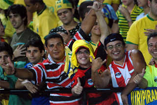 Eliminatórias da Copa de 2010: Brasil 2 x 1 Paraguai (2009)
