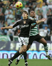 Nenê, artilheiro do Campeonato Português 2008/2009, com 20 gols, pelo Nacional de Funchal