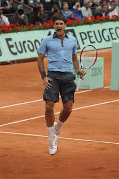 Roger Federer comemora a vaga na final do Aberto da França de 2009