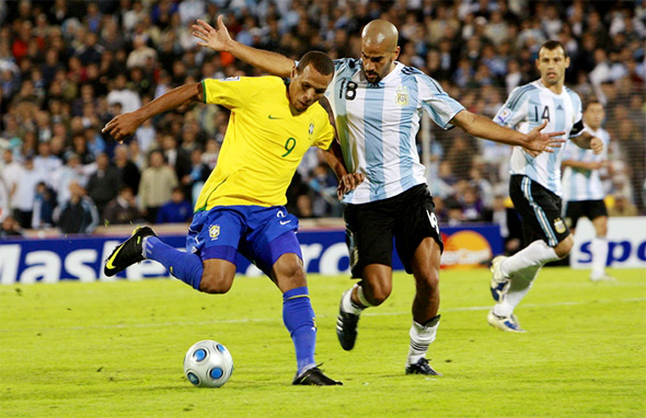 Eliminatórias da Copa de 2010: Argentina 1 x 3 Brasil