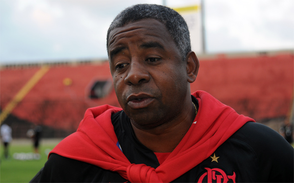 Andrade, técnico do Flamengo, na Ilha do Retiro. Foto: Jaqueline Maia/DP