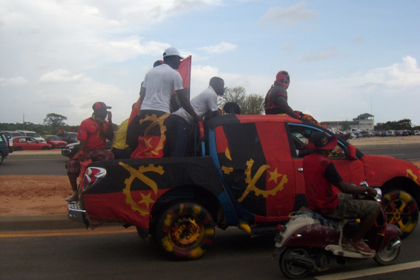 Futebol em Angola