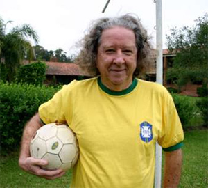 Aldyr Garcia Schlee, criador do uniforme verde e amarelho do Brasil