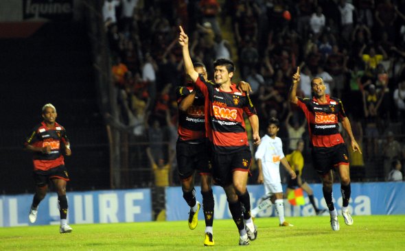 Série B-2010: Sport 1 x 0 América/MG. Foto: Edvaldo Rodrigues/Diario de Pernambuco