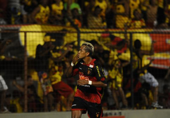 Série B-2010: Sport 2 x 0 ASA. Marcelinho Paraíba marcou de pênalti e abriu o placar. Edvaldo Rodrigues/Diario de Pernambuco