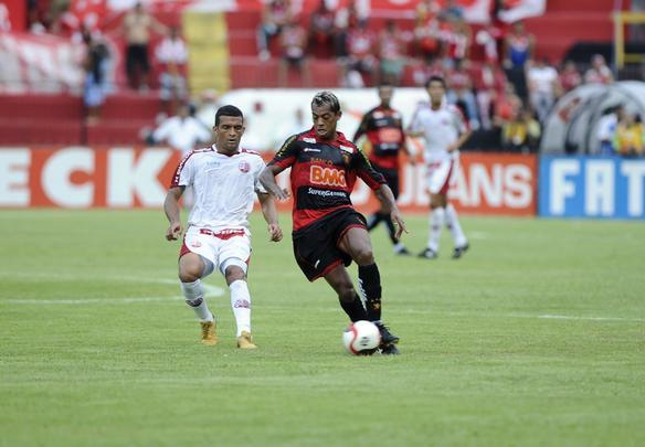 Série B-2010: Sport 1 x 1 Náutico. Marcelinho Paraíba perdeu um pênalti. Foto: Ricardo Fernandes/Diario de Pernambuco
