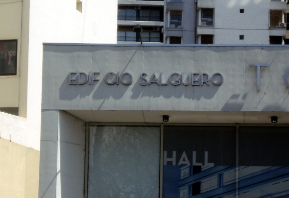 Edificio Salguero, no bairrro da Recoleta, em Buenos Aires. Foto: Cassio Zirpoli/Diario de Pernambuco