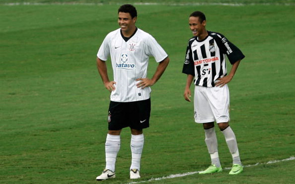 Ronaldo e Neymar no clássico Corinthians x Santos