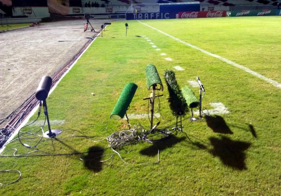 Microfones no Arruda para o jogo Santa Cruz x São Paulo. Foto: André Gallindo/divulgação