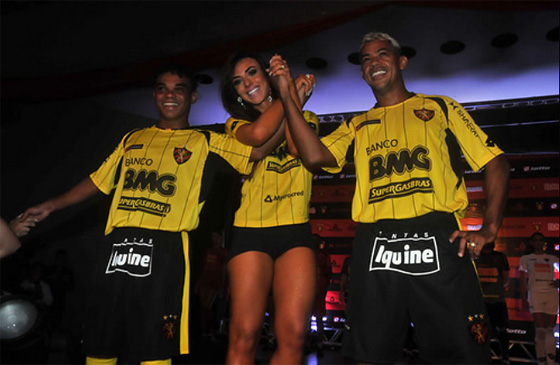 Camisa amarela do Sport para 2011. É o quarto uniforme oficial do clube. Foto: Sport/divulgação