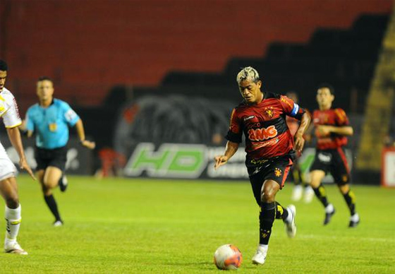 Série B 2011: Sport 0 x 0 Criciúma. Foto: Roberto Ramos/Diario de Pernambuco