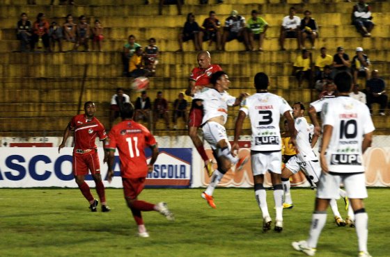 Série B 2011: Salgueiro 1x1 ASA. Foto: Roberto Ramos/Diario de Pernambuco
