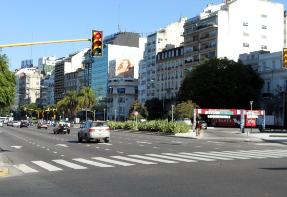 Avenida 9 de Julho, em Buenos Aires. Foto: Cassio Zirpoli/Diario de Pernambuco
