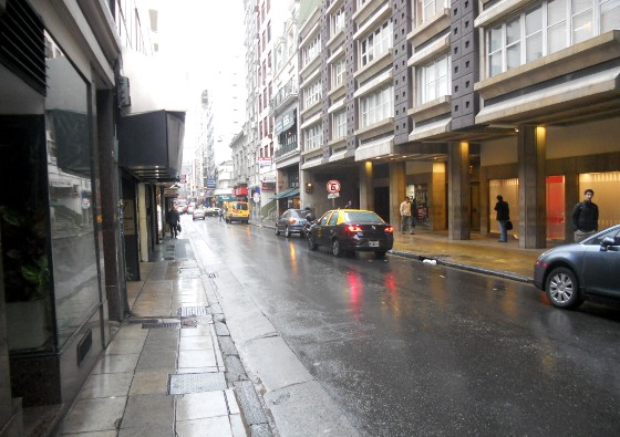 Chuva em Buenos Aires. Foto: Cassio Zirpoli/Diario de Pernambuco