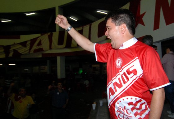 Paulo Wanderley vence a eleição presidencial do Náutico em 2011. Foto: Blenda Souto Maior/Diario de Pernambuco