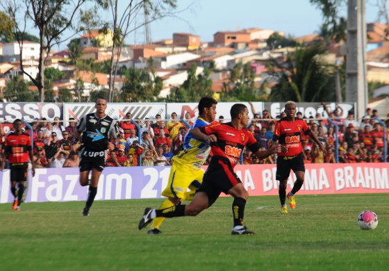 Pernambucano 2012: Araripina 1x1 Sport. Foto: Edvaldo Rodrigues/Diario de Pernambuco