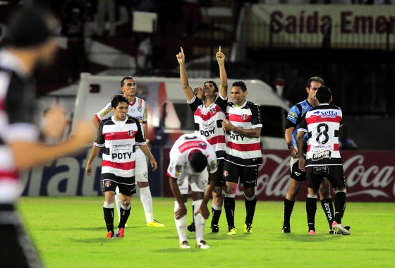 Pernambucano 2012, semifinal: Santa Cruz 3x1 Salgueiro. Foto: Ricardo Fernandes/Diario de Pernambuco