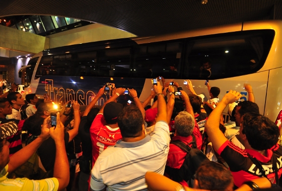 Ronaldinho Gaúcho chega no Aeroporto dos Guararapes. Foto: Ricardo Fernandes/Diario de Pernambuco