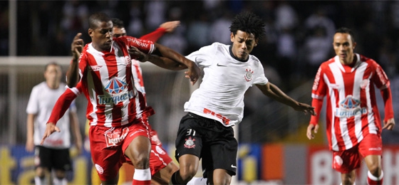 Série A 2012: Corinthians 2x1 Náutico. Foto: Daniel Teixeira/AE