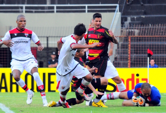 Série A 2012: Sport x Atlético-GO. Foto: Helder Tavares/Diario de Pernambuco