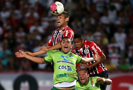Série C 2012: Santa Cruz x Salgueiro. Foto: Helder Tavares/Diario de Pernambuco