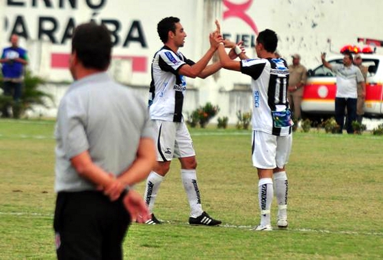 Série C 2012: Treze 2 x 1 Santa Cruz. Foto: Ricardo Fernandes/Diario de Pernambuco