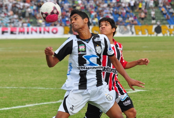 Série C 2012: Treze 2 x 1 Santa Cruz. Foto: Ricardo Fernandes/Diario de Pernambuco