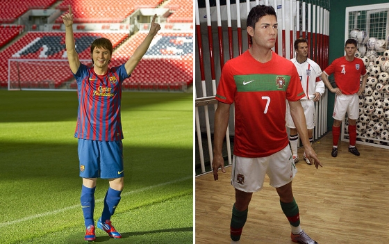 Estátuas de cera de Messi e Cristiano Ronaldo. Crédito: Museu Madame Tussauds