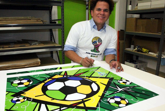 Romero Britto produz produtos para a Fifa. Foto: Fifa/divulgação