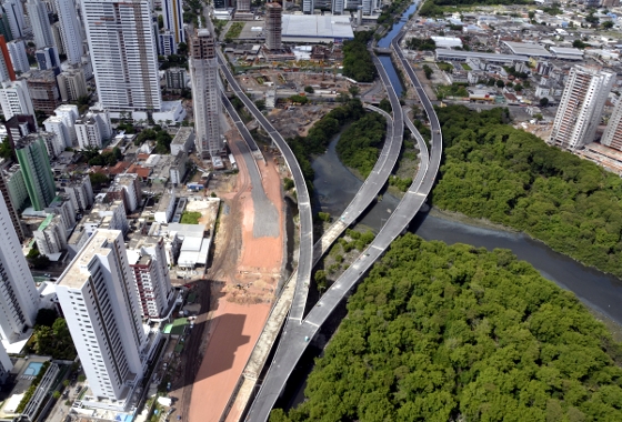Obra da Via Mangue em março de 2014. Foto: Rafael Bandeira/Secopa