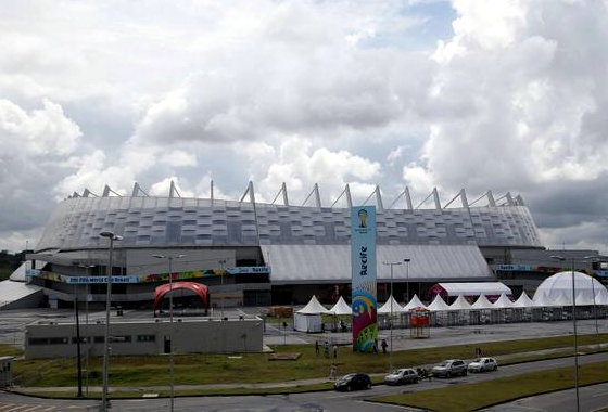 Arena Pernambuco decorada para da Copa do Mundo de 2014. Crédito: twitter.com/jeromevalcke