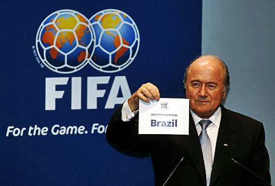 Joseph Blatter confirma o Brasil como país-sede da Copa do Mundo de 2014, em 30 de outubro de 2007. Foto: Fifa/divulgação