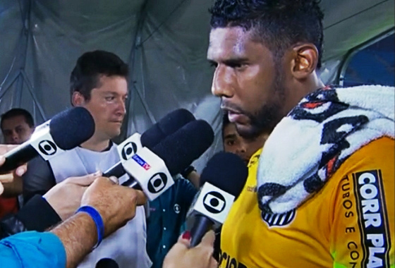 Aranha dando entrevista após jogo contra Grêmio. Crédito: Rede Globo/reprodução