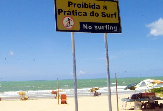 Surfe proibido em Boa Viagem. Foto: Teresa Maia/DP/D.A. Press