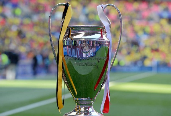 Troféu da Liga dos Campeões de 2012/2013, disputada por Borussia Dortmund e Bayern de Munique