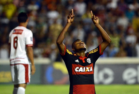 Copa do Brasil, 2ª fase: Salgueiro 0x2 Flamengo. Foto: CHICO PEIXOTO/LEIAJÁIMAGENS/ESTA