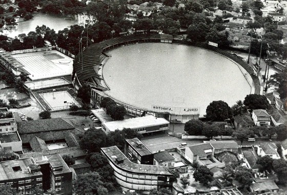 Aflitos inundado em 1975. Foto: Arquivo/DP
