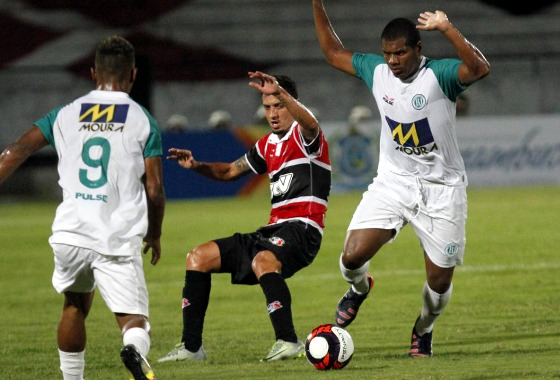 Pernambucano 2017, 2ª rodada: Santa Cruz 0 x 0 Belo Jardim. Foto: Ricardo Fernandes/DP