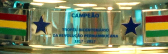 O troféu de campeão pernambucano de 2017. Foto: Marlon Costa/FPF (divulgação)