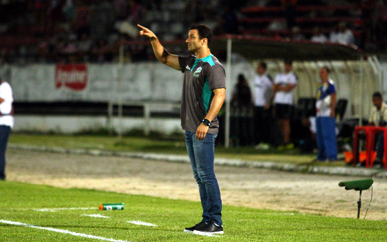 Técnico Júnior Rocha, em jogo Santa x Luverdense. Foto: Peu Ricardo/DP