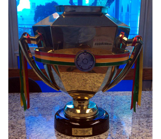 O troféu de campeão do Campeonato Pernambucano de 2018. Foto: FPF/site oficial